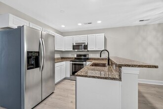 Building Photo - 7212 Indigo Palms Way