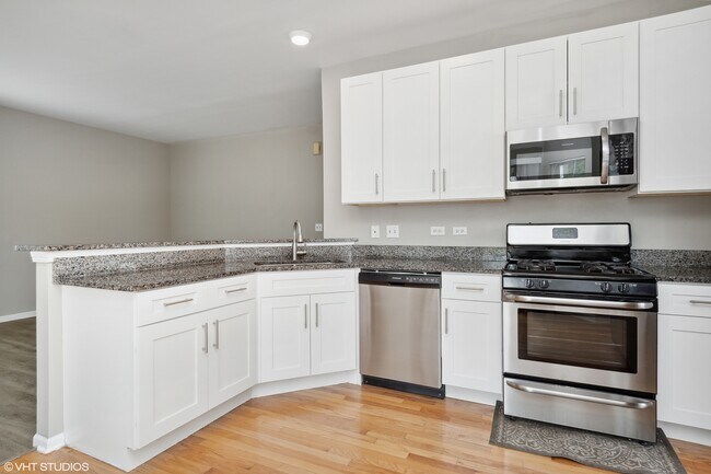 Foto del edificio - 2120 Periwinkle Ln