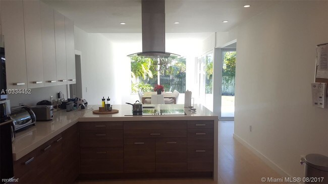 Building Photo - 57 Samana Dr