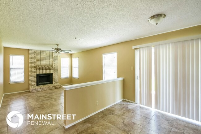 Building Photo - 7422 Pebblewood