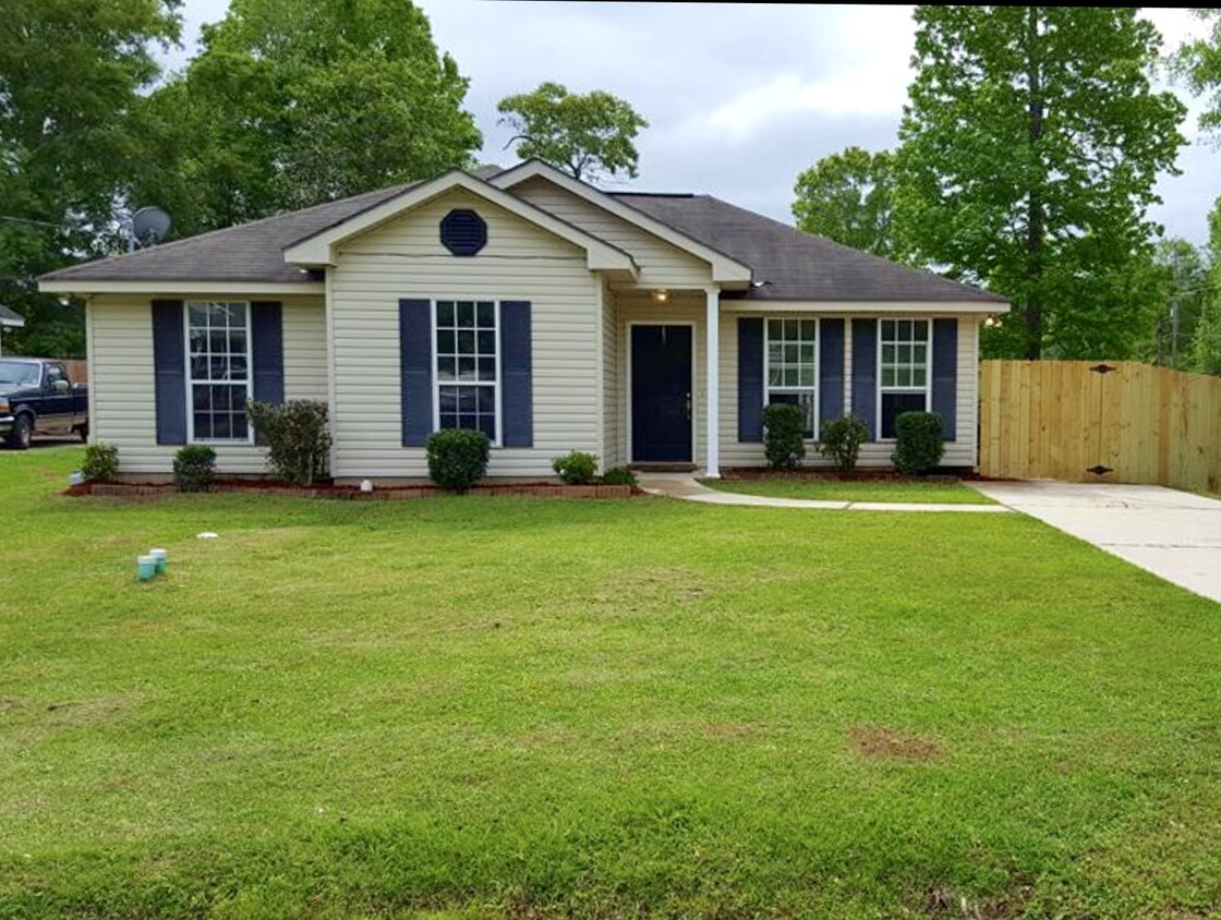 Primary Photo - 71259 Shady Lake Dr