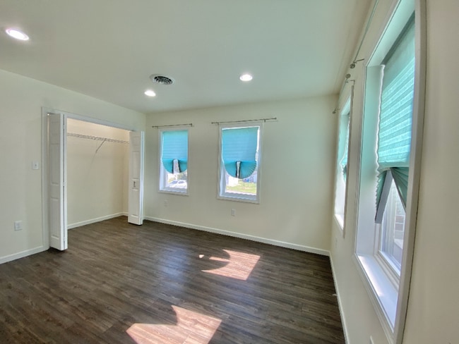 Building Photo - 738 Bloom Rd