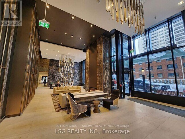 Photo du bâtiment - 117-117 Broadway Ave