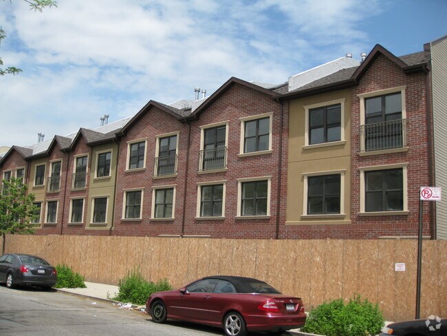 Building Photo - 1499 Prospect Pl