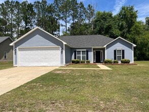 Building Photo - 213 Hedgerow Dr