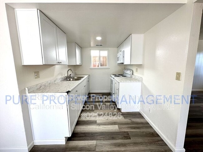 Foto del edificio - 555 Bridge St