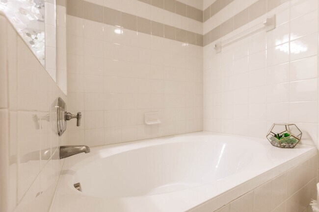 Interior Photo - Aviah Flagler Village