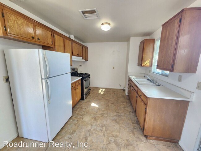 Building Photo - 2 br, 1 bath House - 6405 Athol Ave