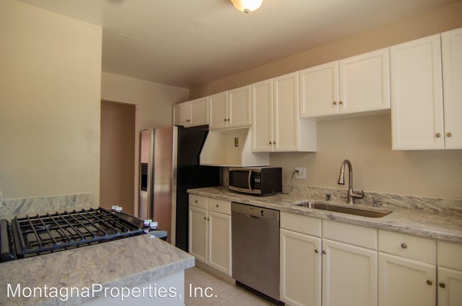 Building Photo - 4995 Kenson Dr
