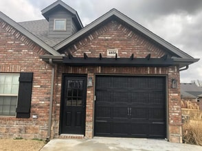 Building Photo - 4856 Castlewood Ln