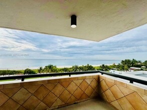 Building Photo - 2555 Collins Ave