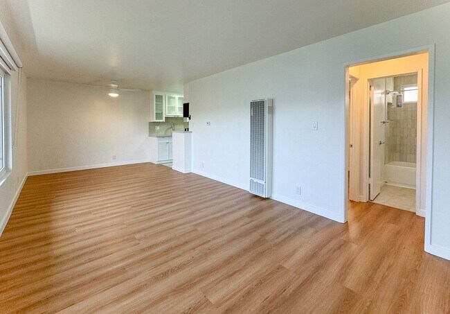 Building Photo - 418 Rose Ave