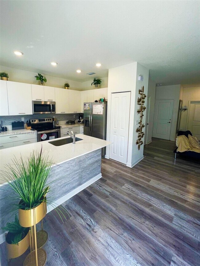 Foto del edificio - 12669 NW 24th Ave