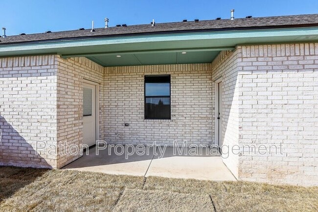 Building Photo - 13771 Periwinkle Dr