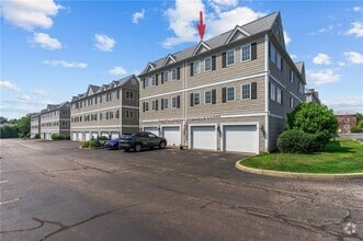 Building Photo - 683 Metacom Ave