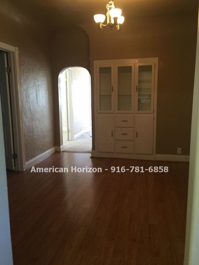 Foto del edificio - LEASED--Cottage Style House--Old Roseville