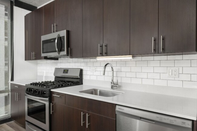 Foto del edificio - 51 E 13th St