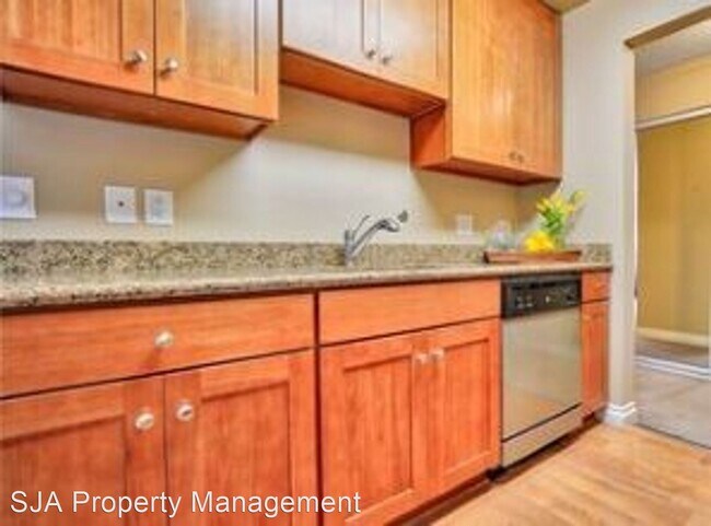 Foto del edificio - 1 br, 1 bath House - 13201 Linden Avenue N...