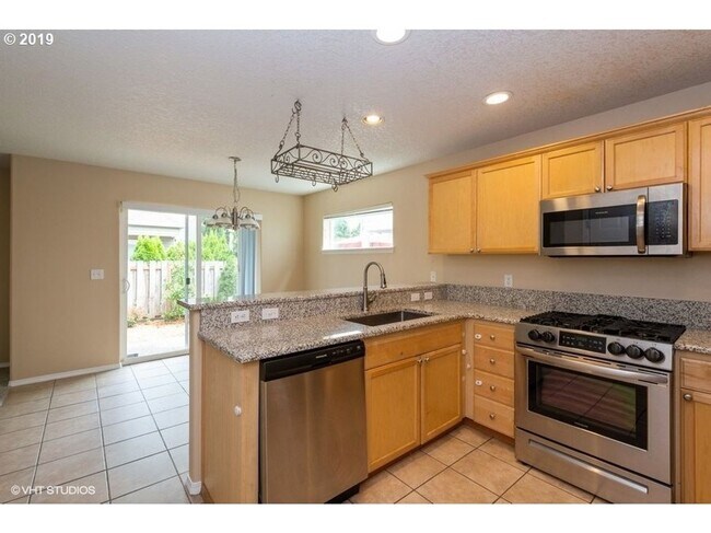 Building Photo - 3Bd/2.5Ba in a Well-Liked Bethany Neighbor...