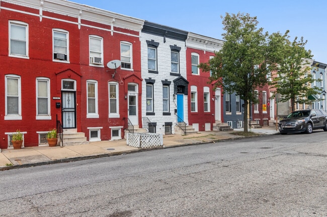 Building Photo - 2134 W Fayette St