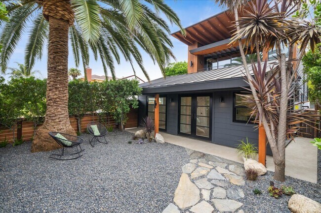 Bonita privacidad - 4027 Moore St