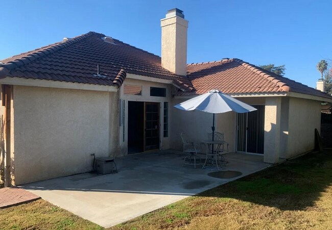 Foto del edificio - 10612 Sunset Canyon Dr