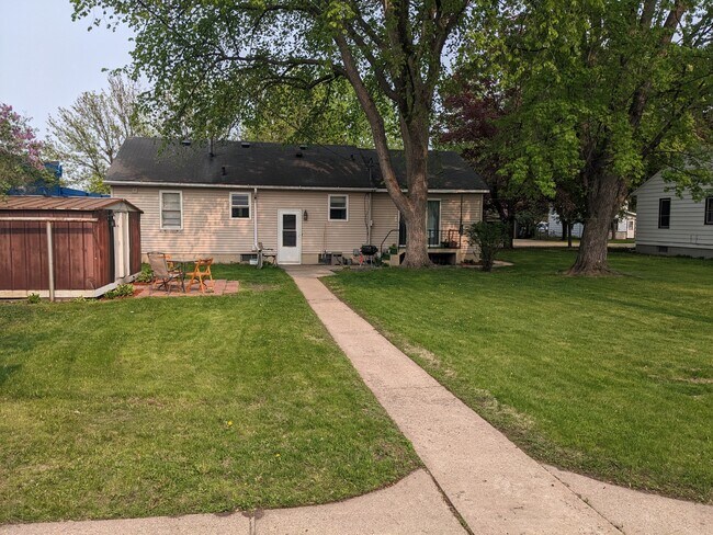 Patio - 17 21st Ave S