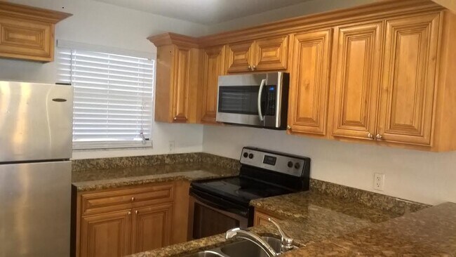 Foto del edificio - 1484 Lake Crystal Dr