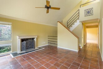 Building Photo - 2349 Albans Rd