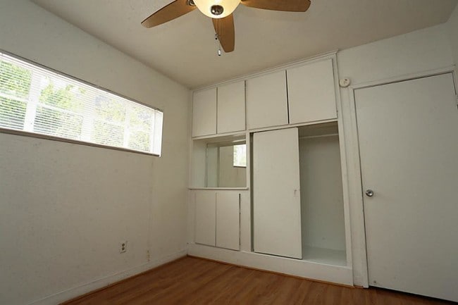 Building Photo - 5603 Jackson St