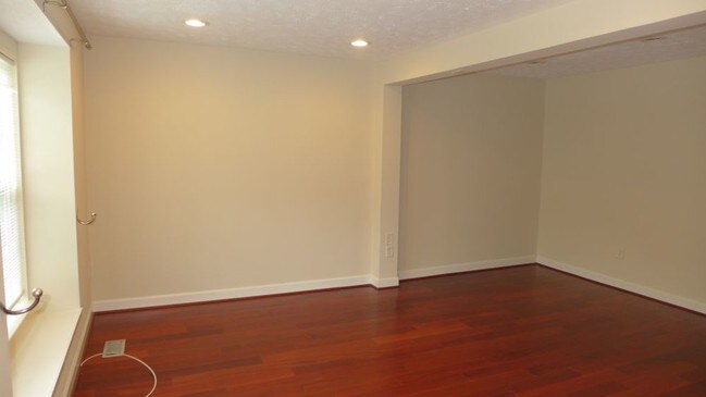 Foto del edificio - 5125 Spring Willow Ct