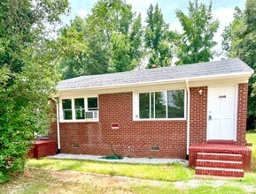 Building Photo - 106 Lassiter Dr