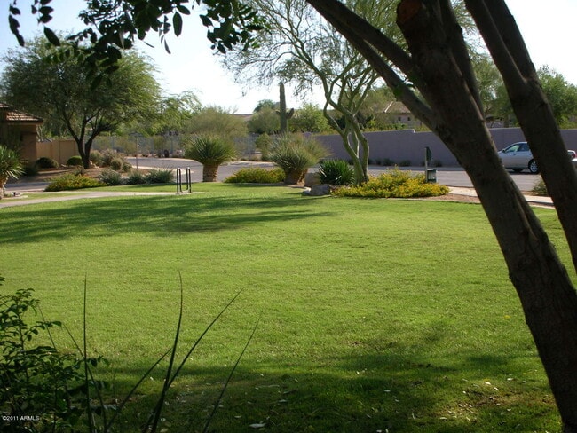 Foto del edificio - 8217 E Mohawk Ln