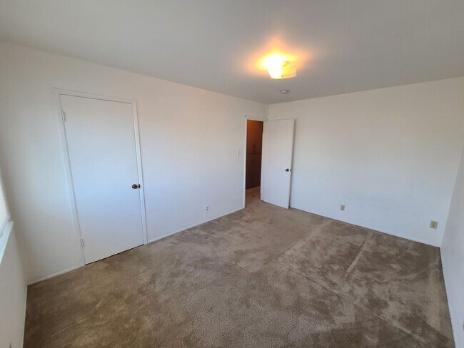 Foto del edificio - Your New San Leandro Home Awaits: 3-Bed, 1...