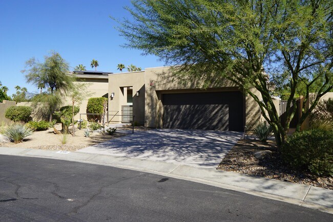 Building Photo - 1702 Sienna Ct