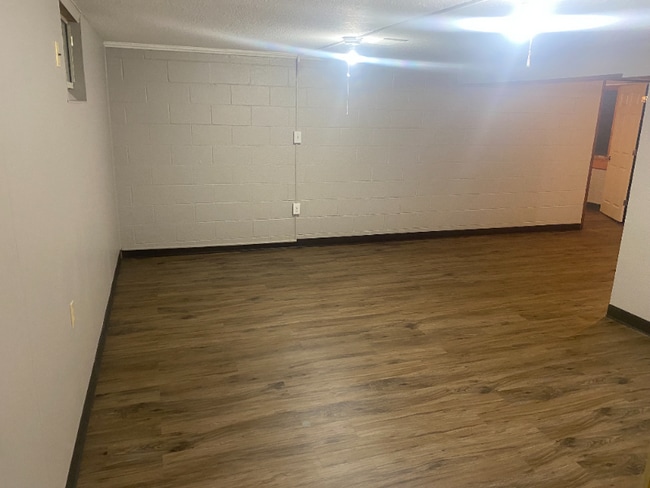 Building Photo - 129 Kingsbury Ave