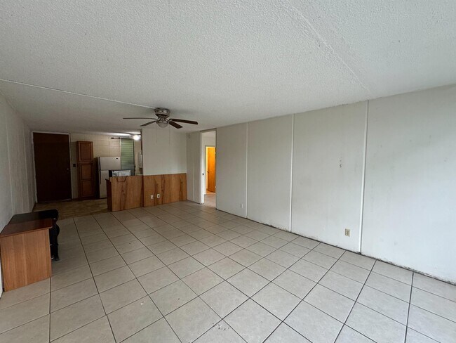 Building Photo - 95-065 Waikalani Dr