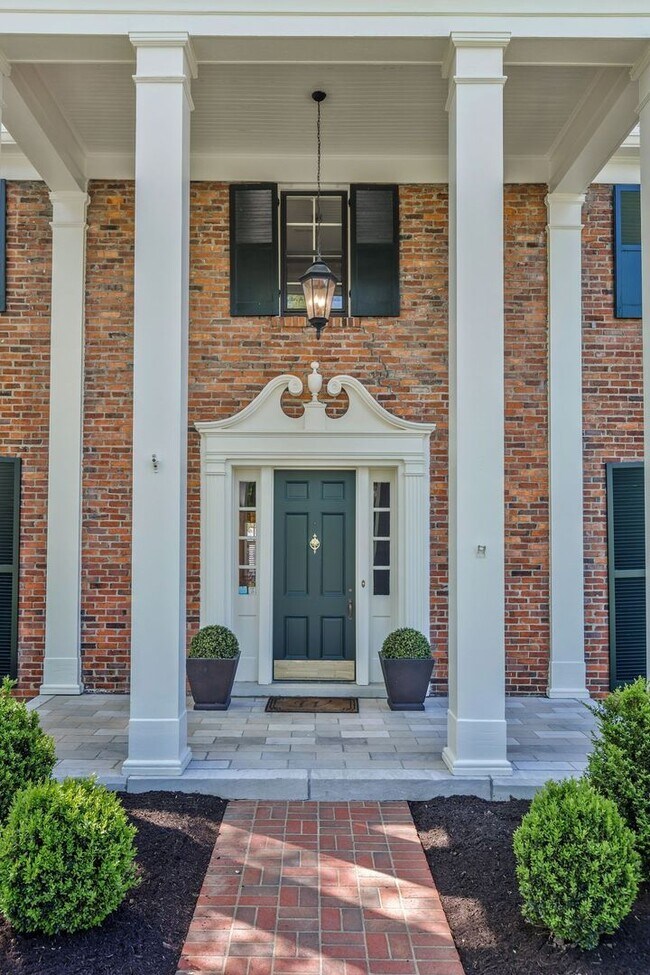 Foto del edificio - Extremely RARE opportunity in Green Hills