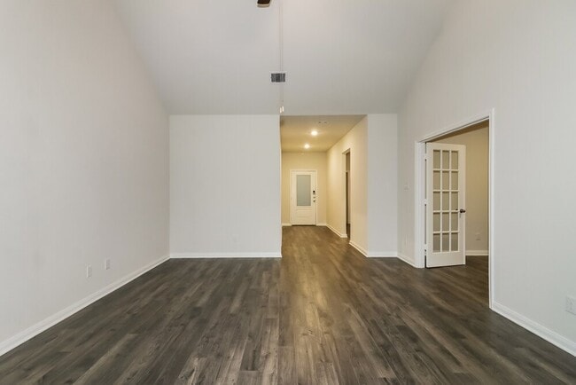 Building Photo - 412 Polly Grv Dr