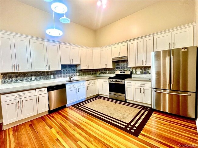 Building Photo - 4 E Main St