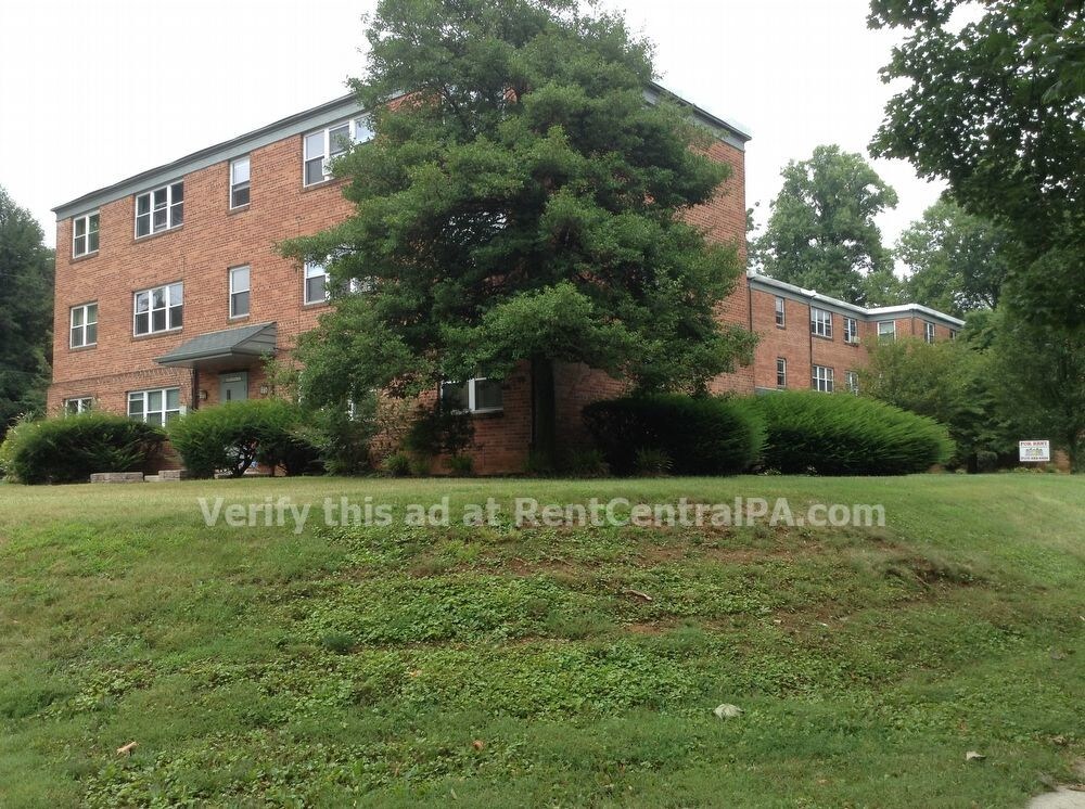 Building Photo - 400 S College St Apt 207
