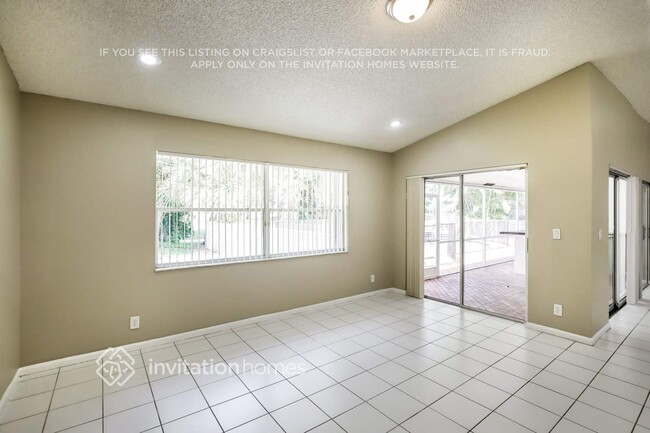 Foto del edificio - 8017 NW 83rd St