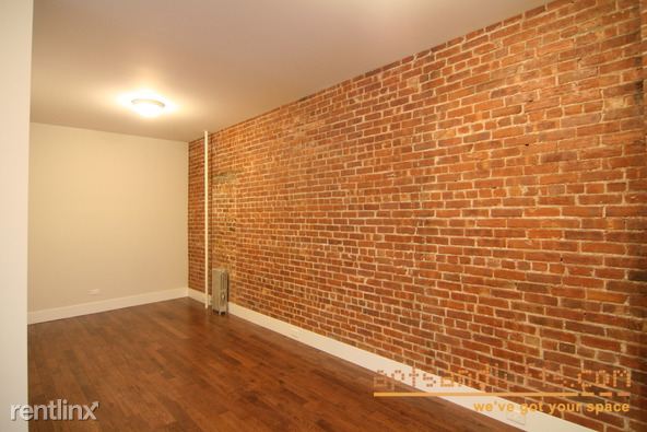 Building Photo - 131 Greenpoint Ave
