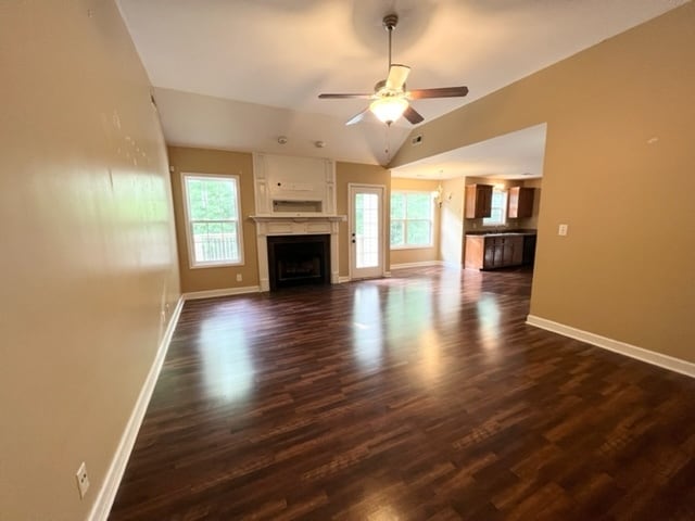 Building Photo - 552 Parkvue Village Way