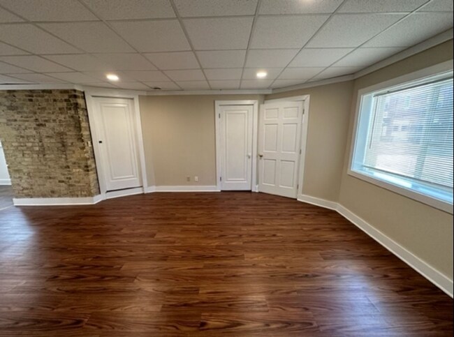 Foto del edificio - 2500 N Bartlett Ave