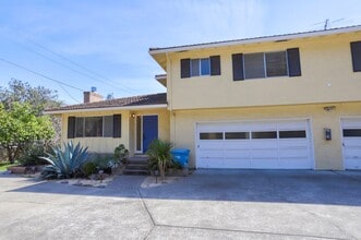 Building Photo - 264 W Oakwood Blvd