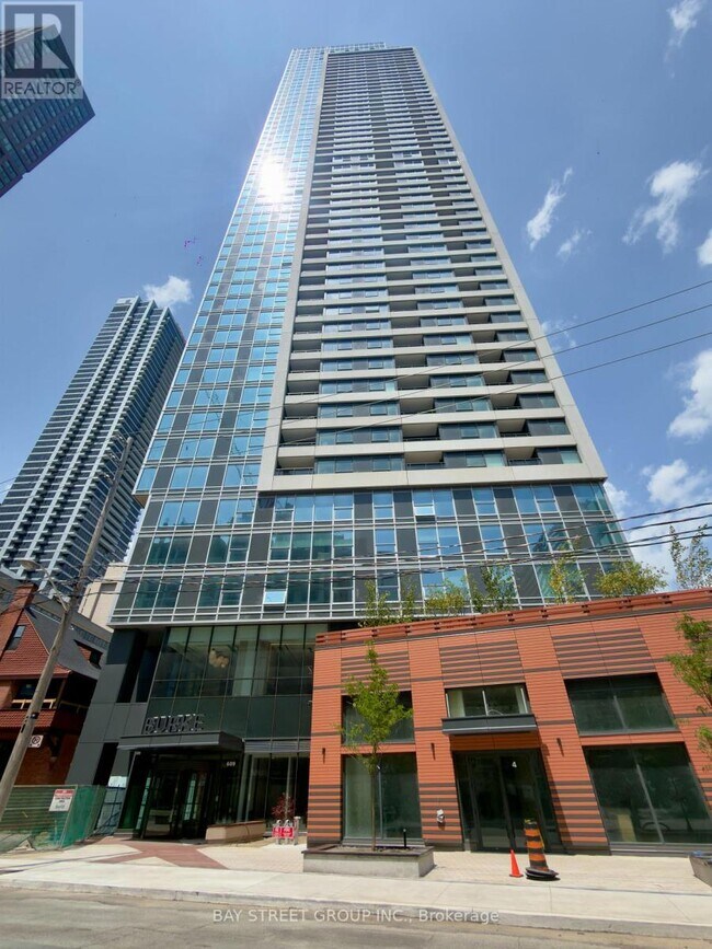 Building Photo - 609 Sherbourne St