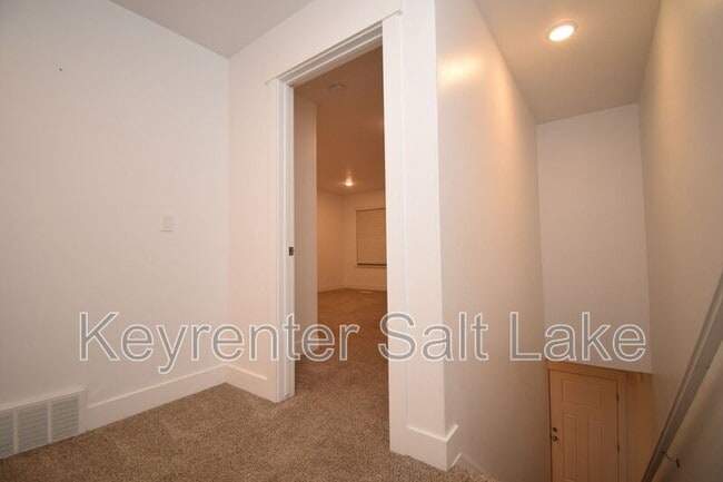 Foto del edificio - 2726 E Iron Bark Alley