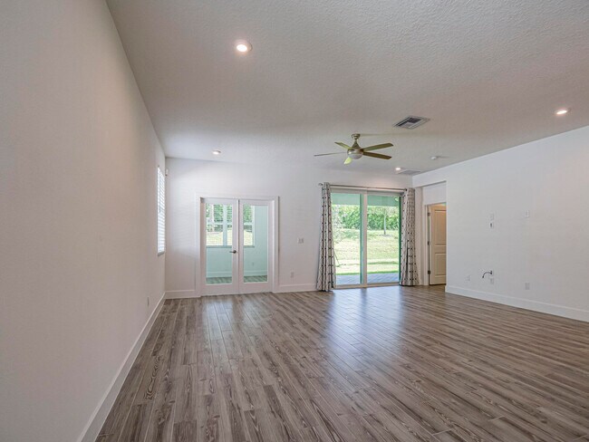 Building Photo - 11551 SW Viridian Blvd