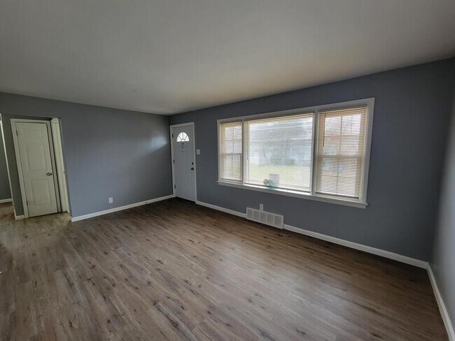 Building Photo - 5636 Sapphire Avenue